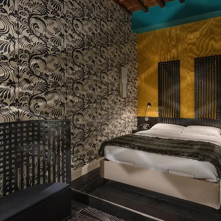Three In Spanish Steps Bed & Breakfast 3*