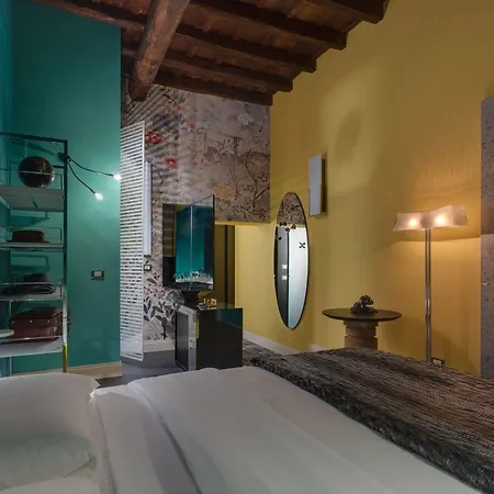Three In Spanish Steps Bed & Breakfast Roma